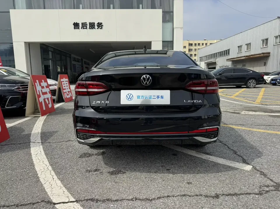Volkswagen Lavida Lavida 2026 1.5L Automatic Starry Sky 5 Million Edition 2025 — миниатюра 2