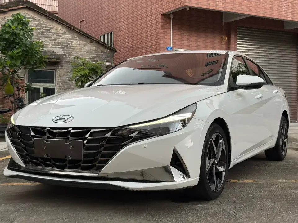Hyundai Elantra Elantra 2021 1.5L CVT LUX Premium Edition 2022 — photo 1, buy with delivery to Moscow