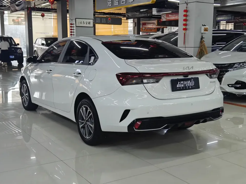 Kia K3 Kia K3 2024 1.5L IVT Luxury Smart Edition 2025 — thumbnail 4