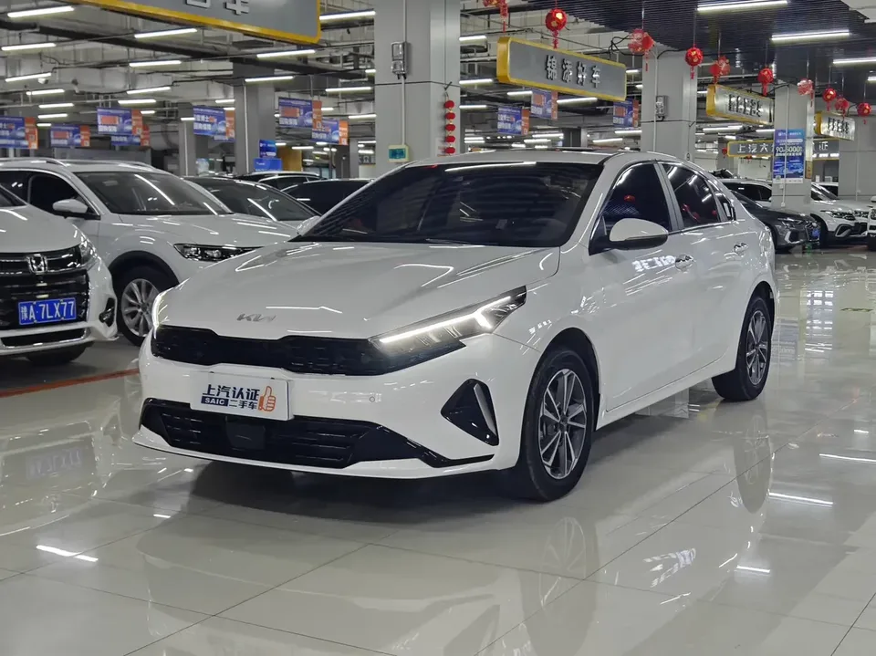 Kia K3 Kia K3 2024 1.5L IVT Luxury Smart Edition 2025 — photo 1, buy with delivery to Moscow