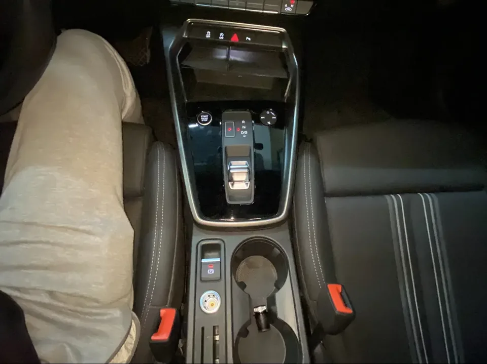 Audi A3 Audi A3 2024 Sportback 35 TFSI Stylish and sporty 2024 — thumbnail 3