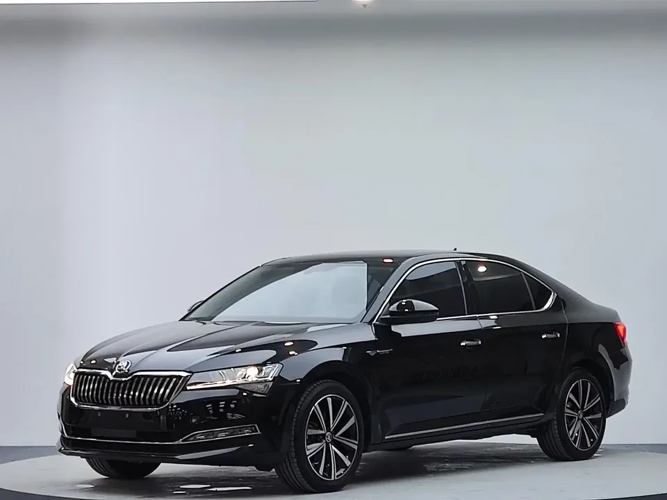 Skoda Superb Speedy 2024 TSI280 DSG Premium Edition 2024 — фото 1, купить с доставкой в Москву