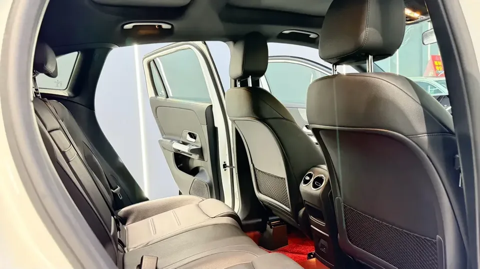 Mercedes-Benz GLA Mercedes-Benz GLA 2020 GLA 180 2022 — thumbnail 3