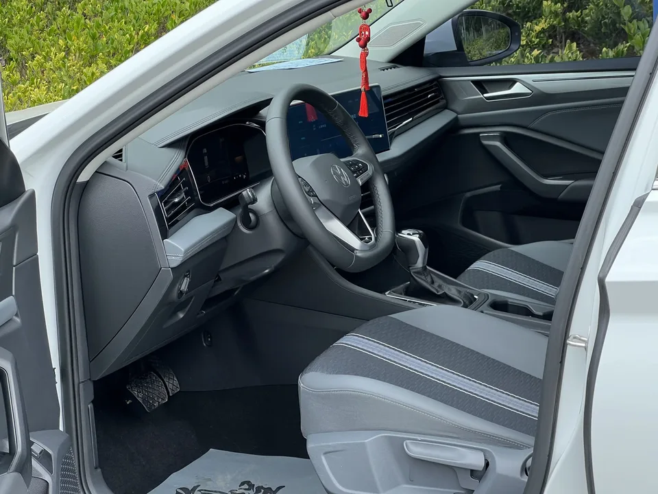 Volkswagen Sagitar Sagitar 2024 300TSI DSG Flying Edition 2024 — thumbnail 5