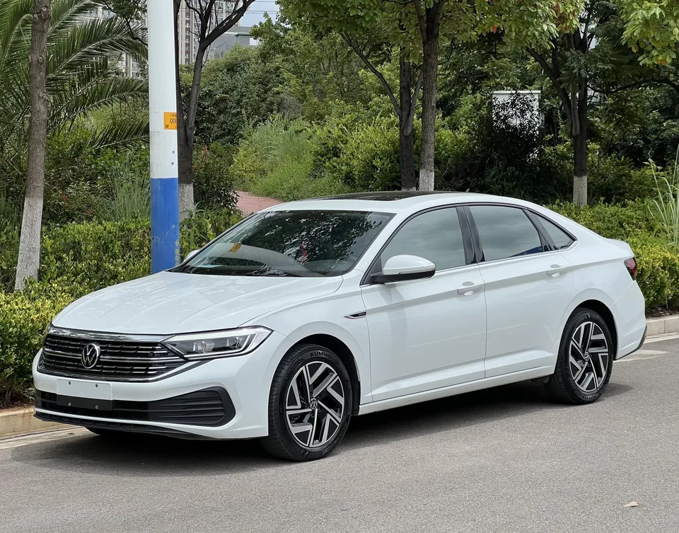 Volkswagen Sagitar Sagitar 2024 300TSI DSG Flying Edition 2024 — photo 1, buy with delivery to Moscow