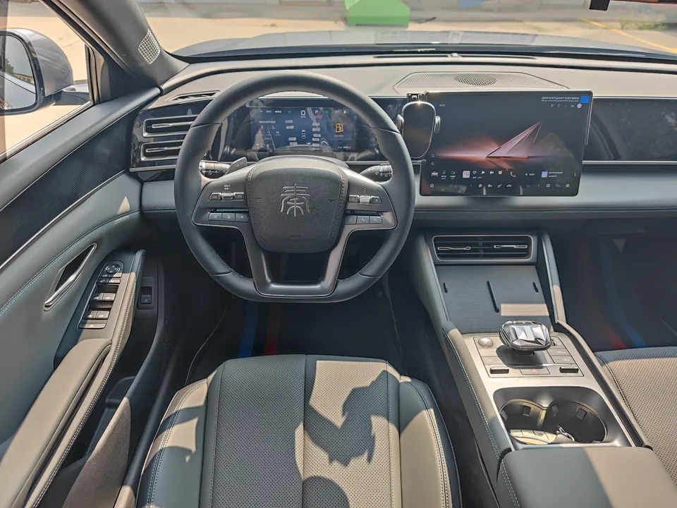 BYD Qin L DM Qin L DM 2025 Intelligent Driving Edition DM-i 120KM Leading Edition 2025 — thumbnail 4