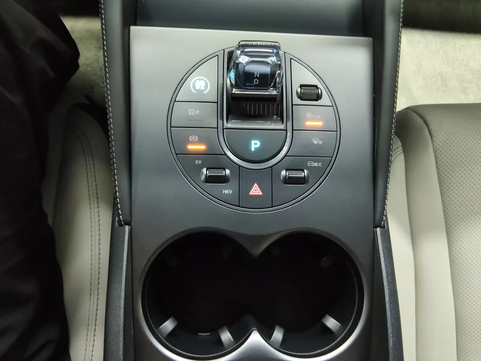BYD Seal 06DM Seal 06DM 2024 DM-i 80KM Premium 2025 — thumbnail 3