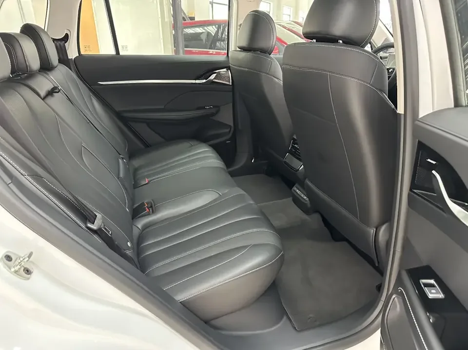 Roewe RX5 eMAX Roewe RX5 eMAX 2022 PHEV 2022 — thumbnail 5