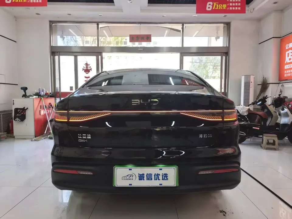 BYD Seal 05DM Seal 05DM 2025 DM-i 55KM Premium Edition 2025 — thumbnail 2