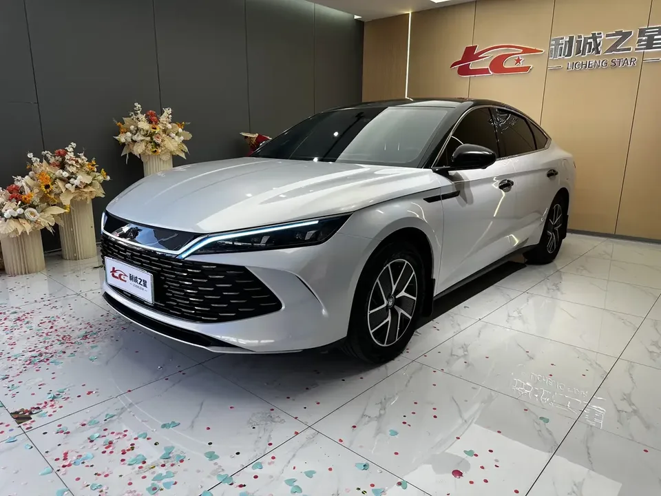 BYD Qin L DM Qin L DM 2024 DM-i 120KM Leading Type 2025 — photo 1, buy with delivery to Moscow