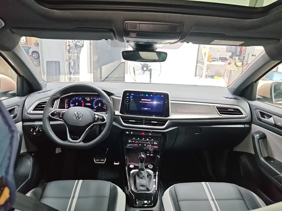 Volkswagen T-Roc TANG 2023 300TSI DSG Chenguang Edition 2024 — thumbnail 2