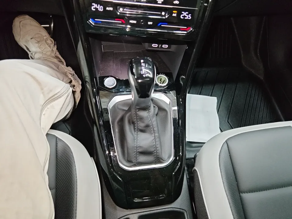 Volkswagen T-Roc TANG 2023 300TSI DSG Chenguang Edition 2024 — thumbnail 3