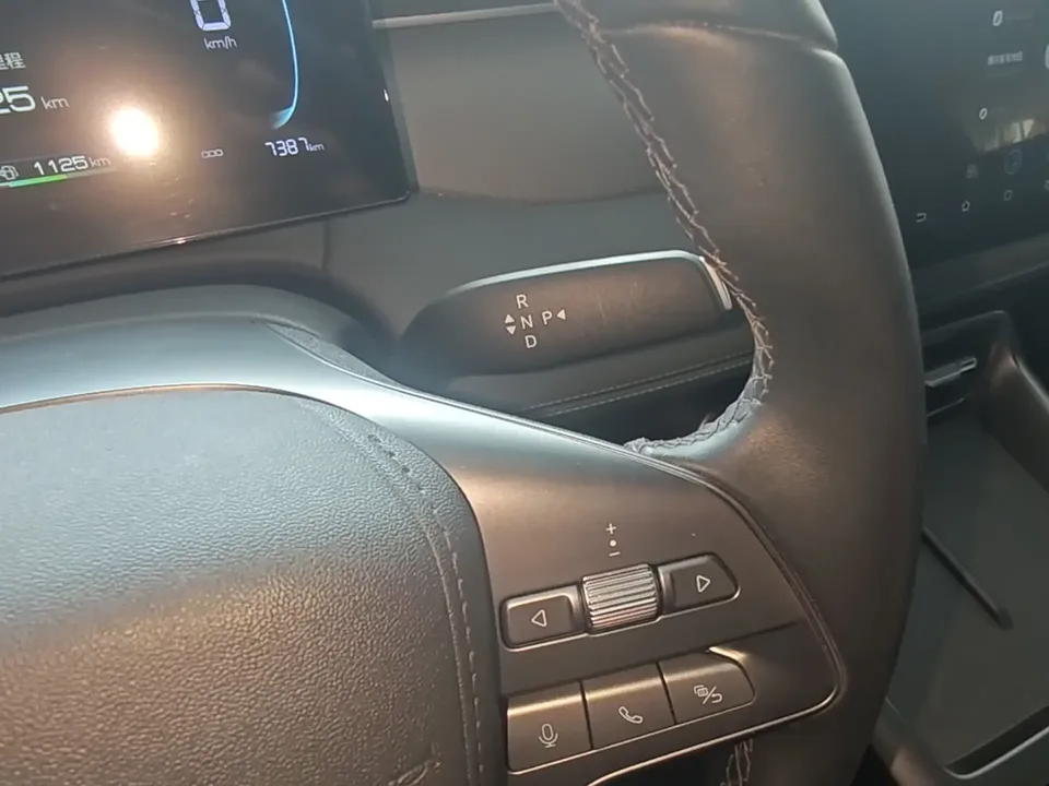 BYD Qin PLUS DM Qin PLUS DM 2025 DM-i Intelligent Driving Version 128KM Progressive 2026 — thumbnail 3