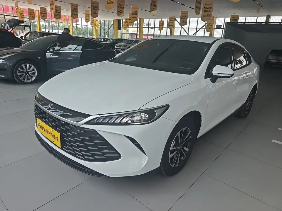 BYD Qin PLUS DM Qin PLUS DM 2025 DM-i Intelligent Driving Version 128KM Progressive 2026 — photo 1, buy with delivery to Moscow