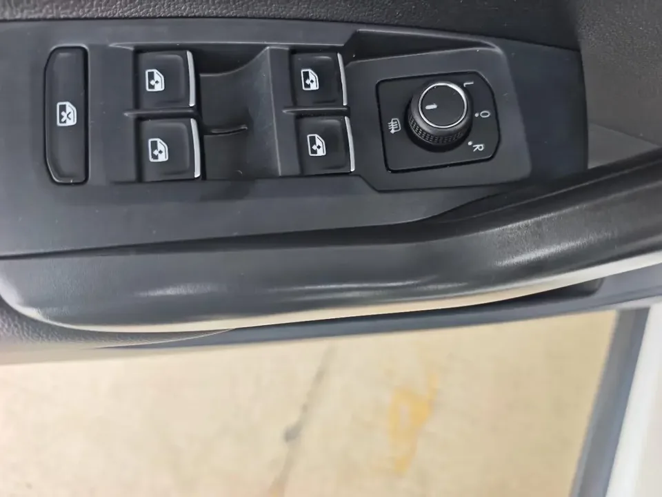 Volkswagen Explore the shadows Explore the shadows 2021 1.5L Automatic Joy-Link Edition 2022 — thumbnail 2