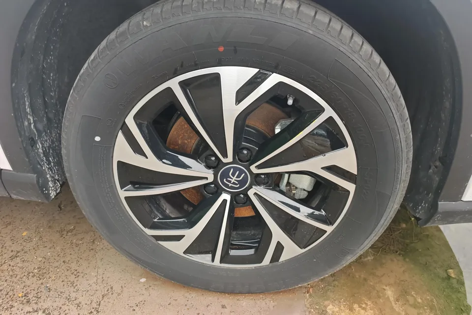 BYD Song Pro DM Song Pro DM 2025 Second generation intelligent driving version DM-i 75KM leading model 2025 — thumbnail 4