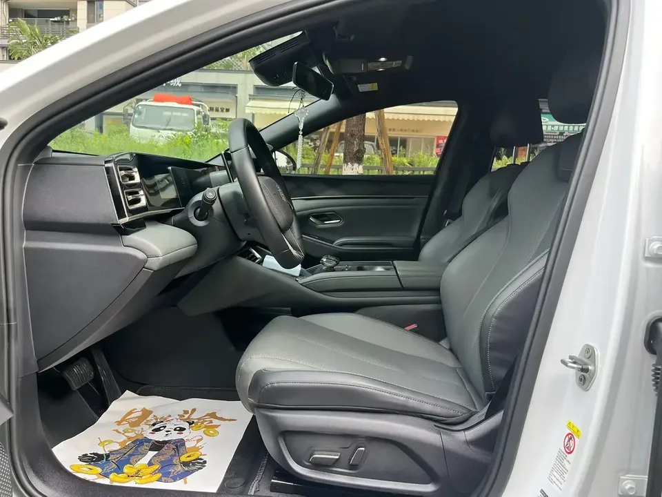 BYD Qin L DM Qin L DM 2024 DM-i 80KM Beyond 2025 — thumbnail 3