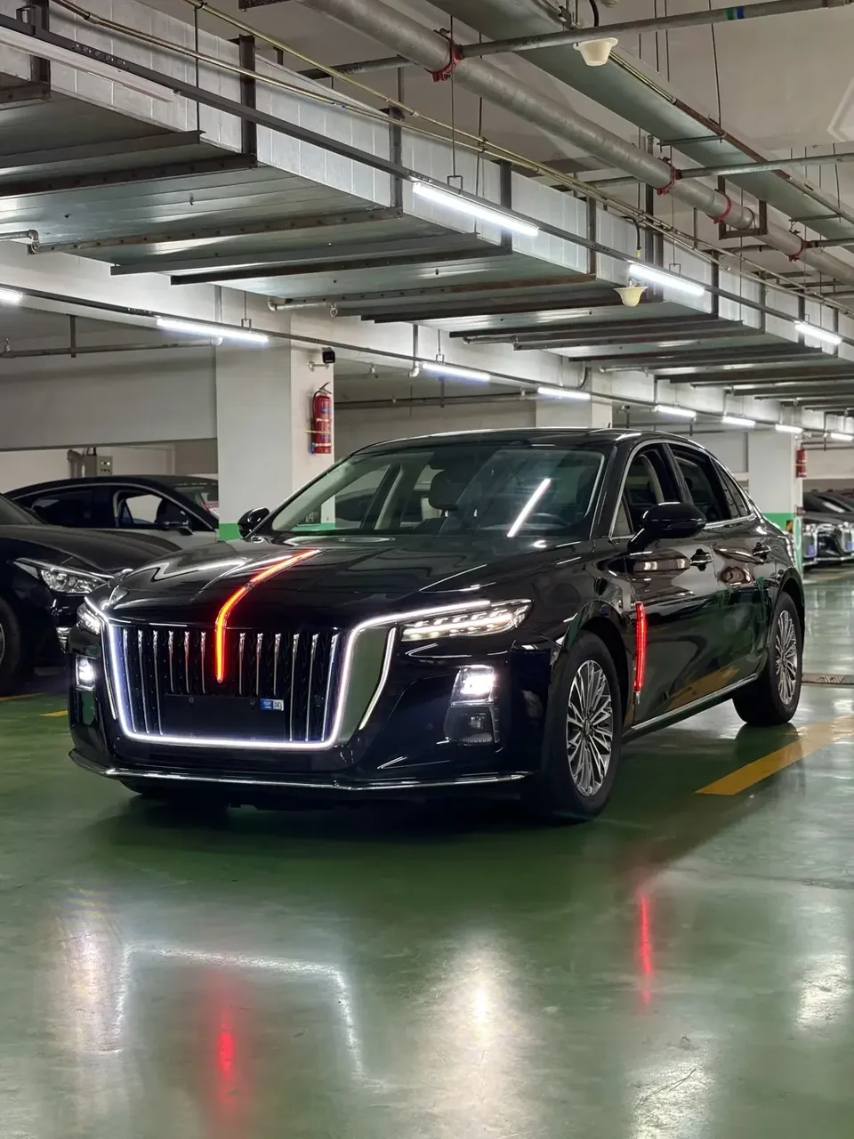 Hongqi H5 Hongqi H5 2024 1.5T DCT Zhilian Qiyun Edition 2024 — photo 1, buy with delivery to Moscow