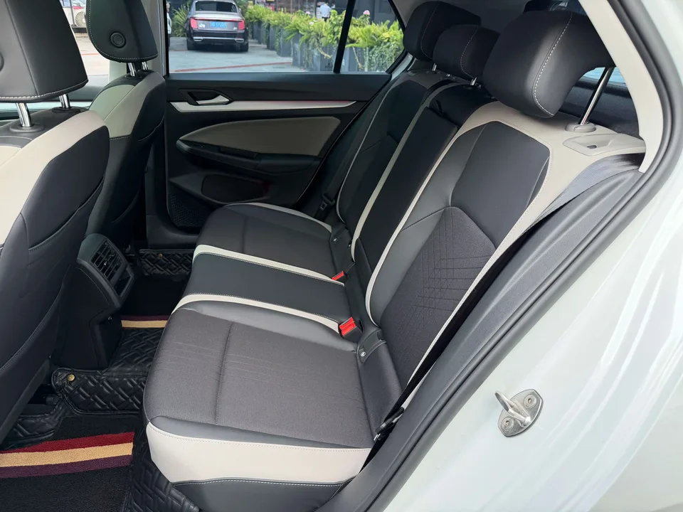 Volkswagen Golf golf 2023 280TSI DSG Pro facelift 2024 — thumbnail 4