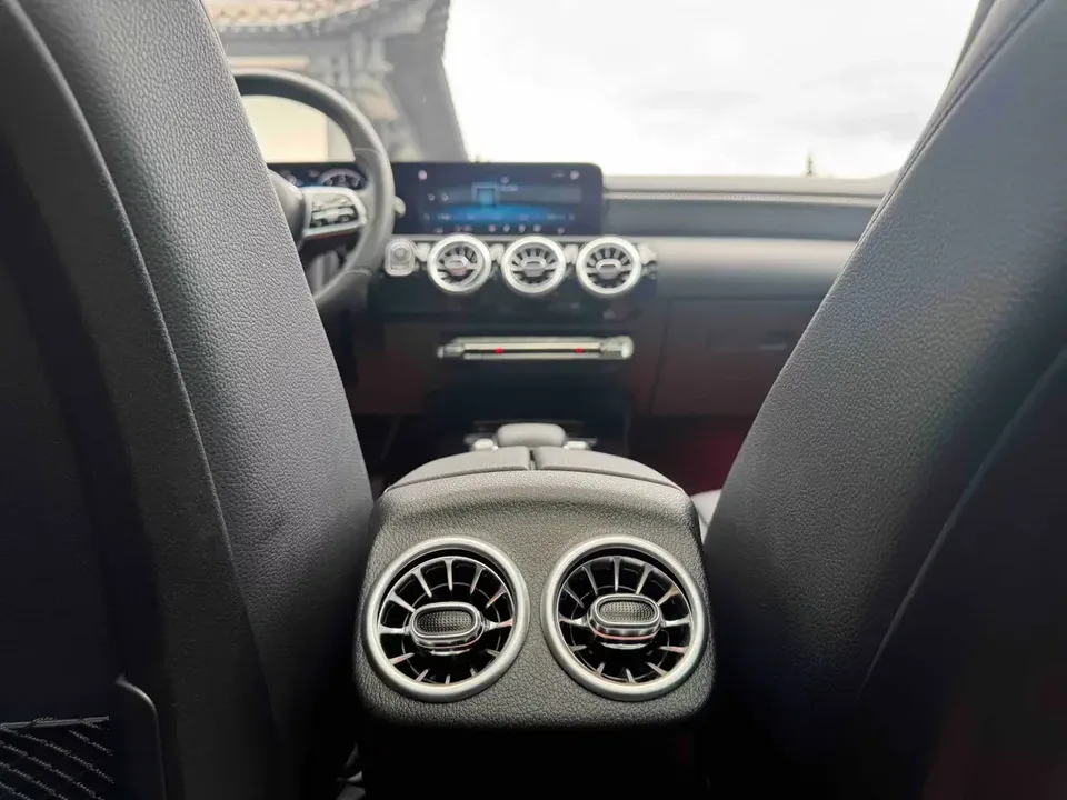 Mercedes-Benz Klasa A Mercedes Benz A Class 2022 A 180 L Sports Sedan 2022 — thumbnail 4