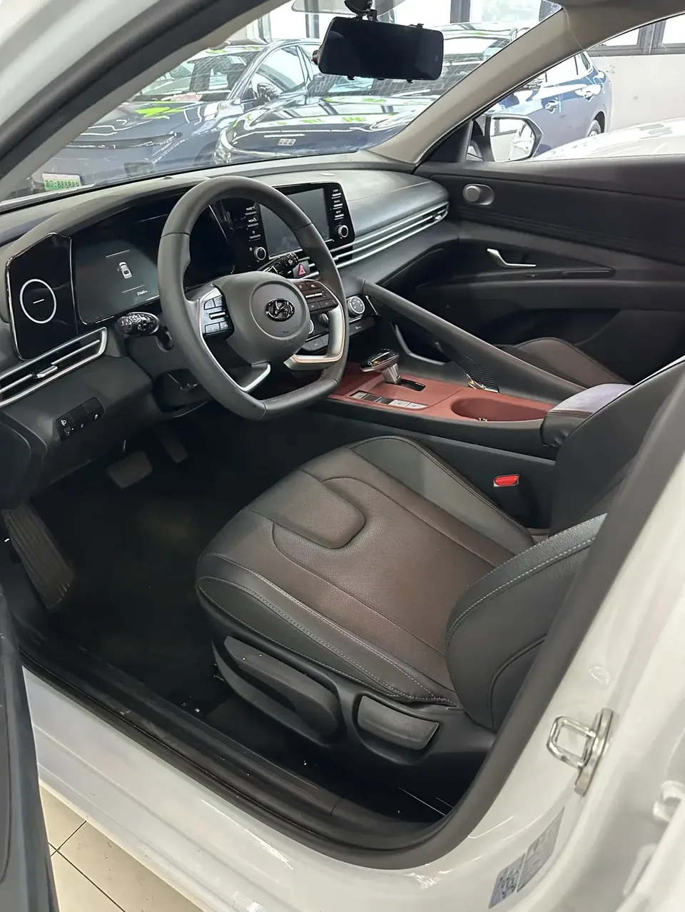 Hyundai Elantra Elantra 2023 1.5L CVT GLX Elite Edition 2024 — thumbnail 3