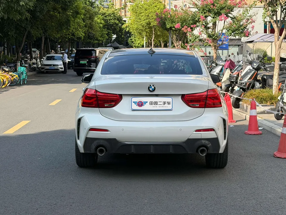 BMW 1 Series BMW 1 Series 2021 120i M Sport Night Edition 2022 — thumbnail 2
