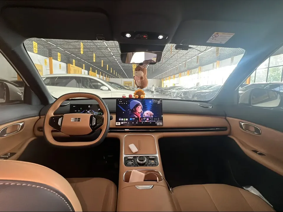 Geely Galaxy Starship 7 EM-i Galaxy Starship 7 EM-i 2025 55KM Departure Edition 2025 — thumbnail 2