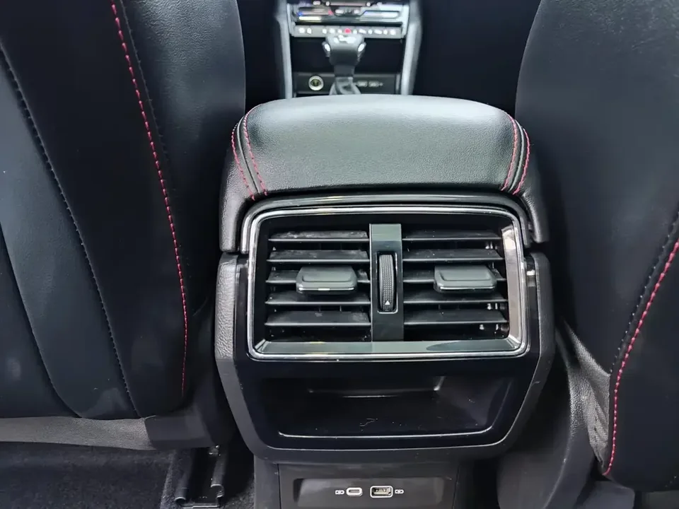 Skoda Karoq Korok 2022 TSI280 Luxury Edition 2023 — миниатюра 3