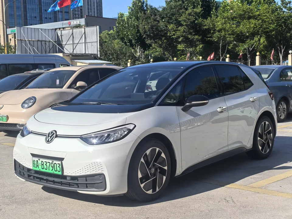 Volkswagen ID.3 Volkswagen ID.3 2024 Pure Smart Edition 2024 — photo 1, buy with delivery to Moscow