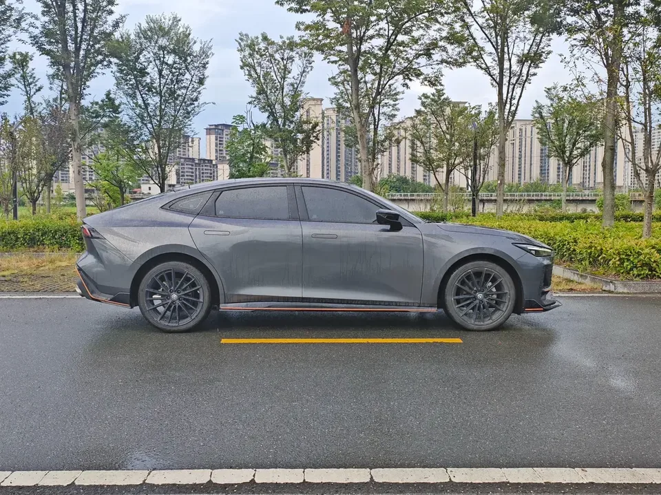 Changan UNI-V Changan UNI-V 2023 1.5T Sports Edition 2023 — thumbnail 2