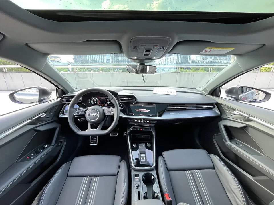 Audi A3 Audi A3 2022 Sportback 35 TFSI Stylish and sporty 2022 — thumbnail 3
