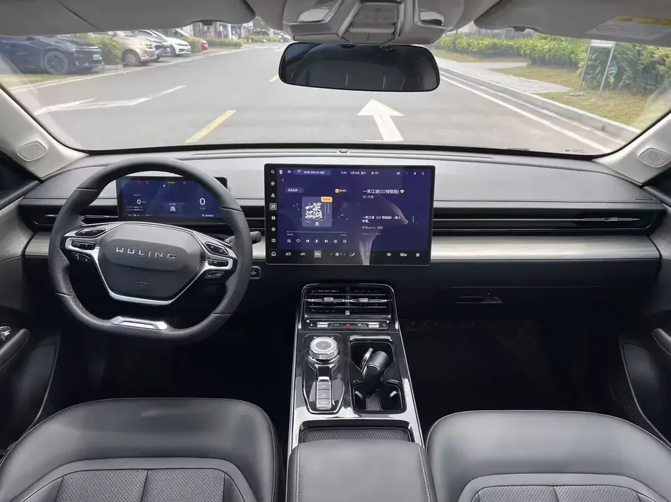 Wuling Starlight EV Wuling Starlight EV 2024 Co-creation version 510 advanced version 2025 — thumbnail 3