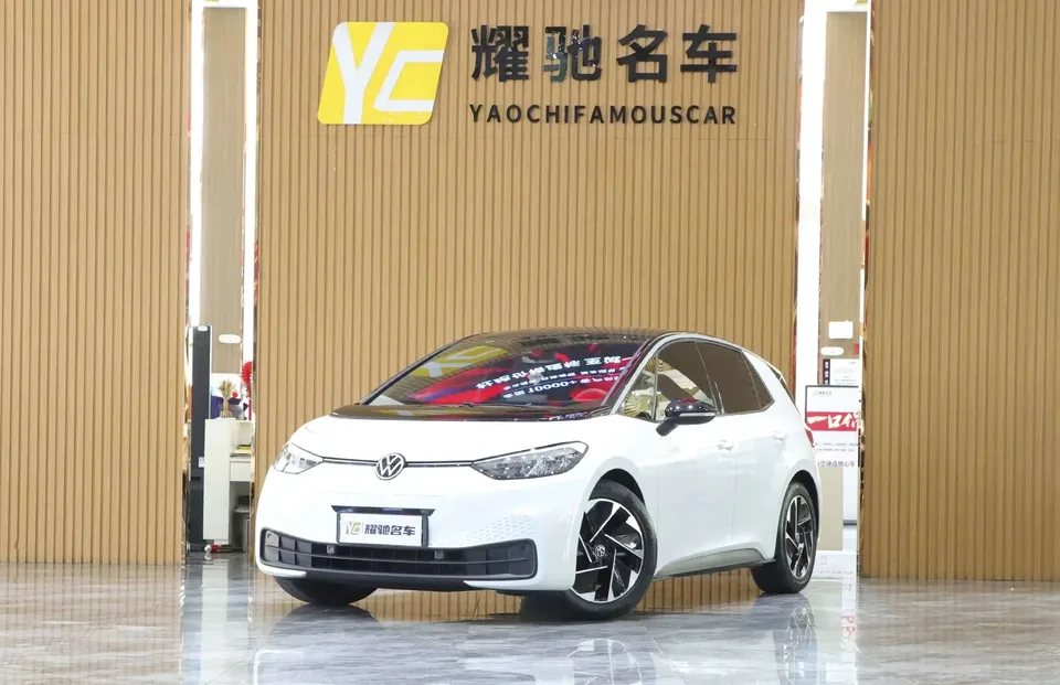 Volkswagen ID.3 Volkswagen ID.3 2024 Pure Smart Edition 2024 — photo 1, buy with delivery to Moscow