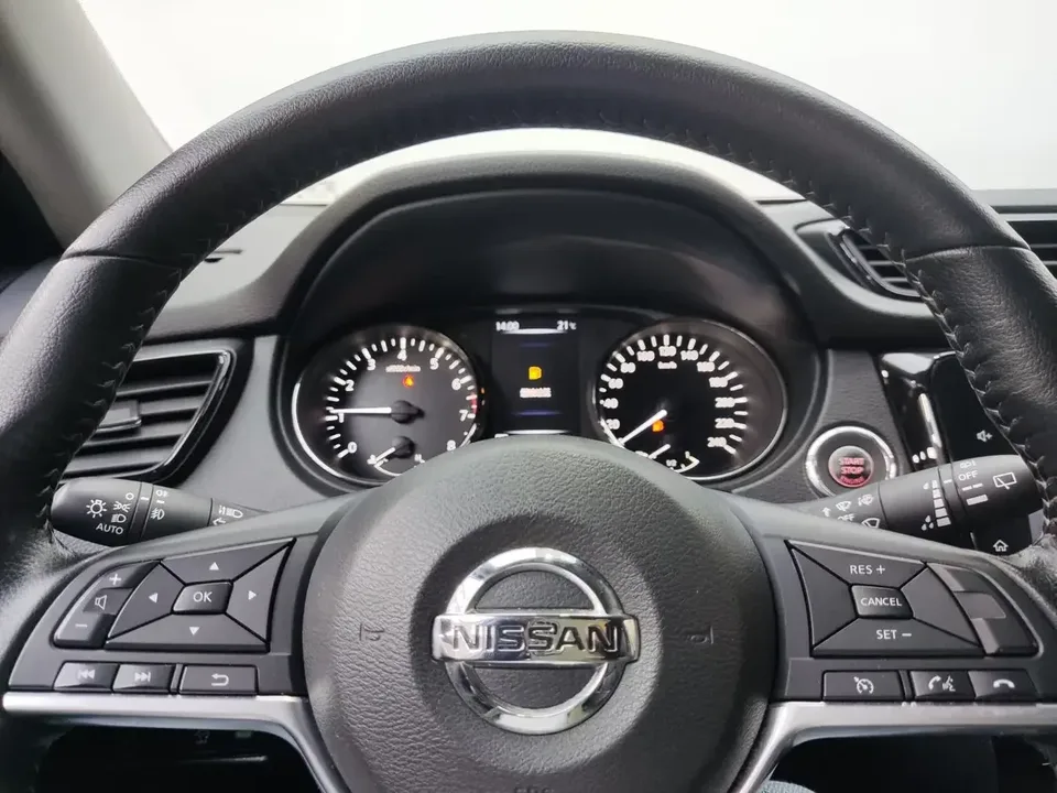 Nissan X-Trail Qijun 2022 2.0L 2WD Smart Connection Comfort Edition 2023 — thumbnail 5