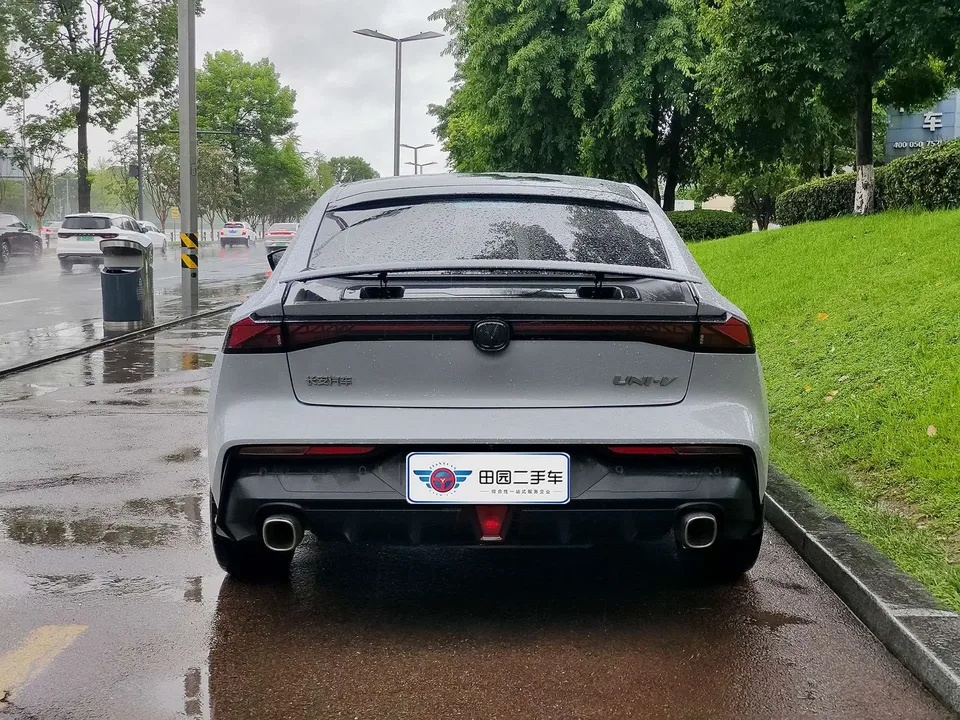 Changan UNI-V Changan UNI-V 2023 1.5T Premium 2023 — thumbnail 2