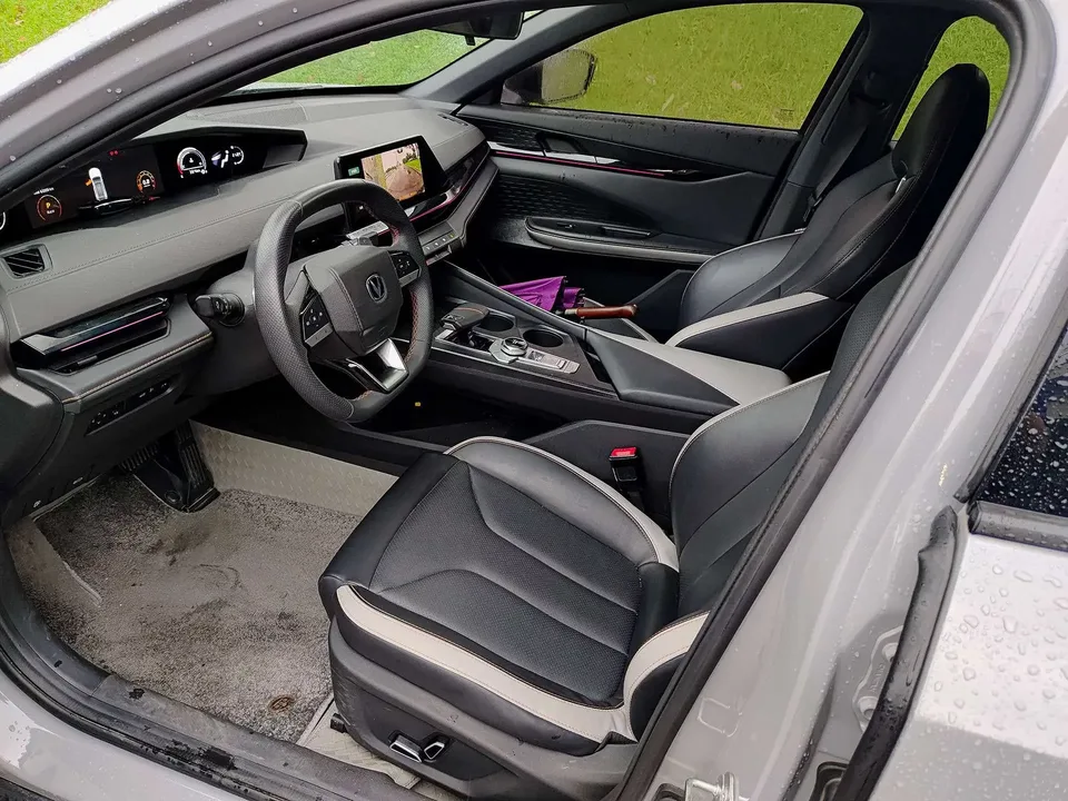 Changan UNI-V Changan UNI-V 2023 1.5T Premium 2023 — thumbnail 3