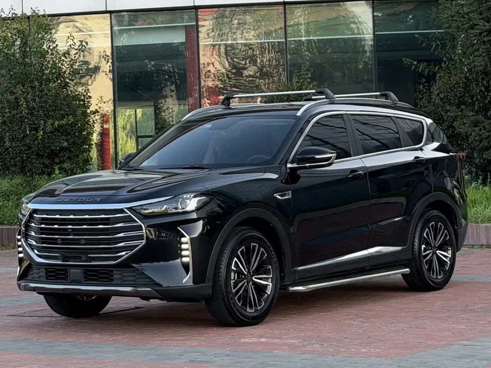 Jetour Jietu X70 PLUS Jietu X70 PLUS 2021 1.5T DCT 7-seater 2022 — photo 1, buy with delivery to Moscow