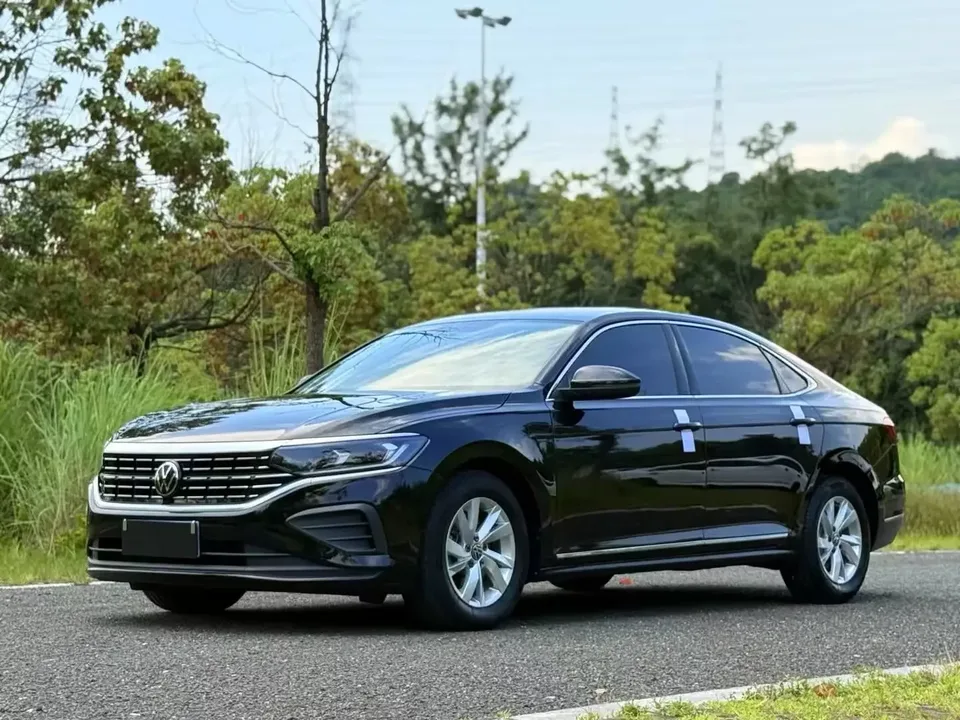 Volkswagen Passat Passat 2023 280TSI Business Edition 2022 — photo 1, buy with delivery to Moscow