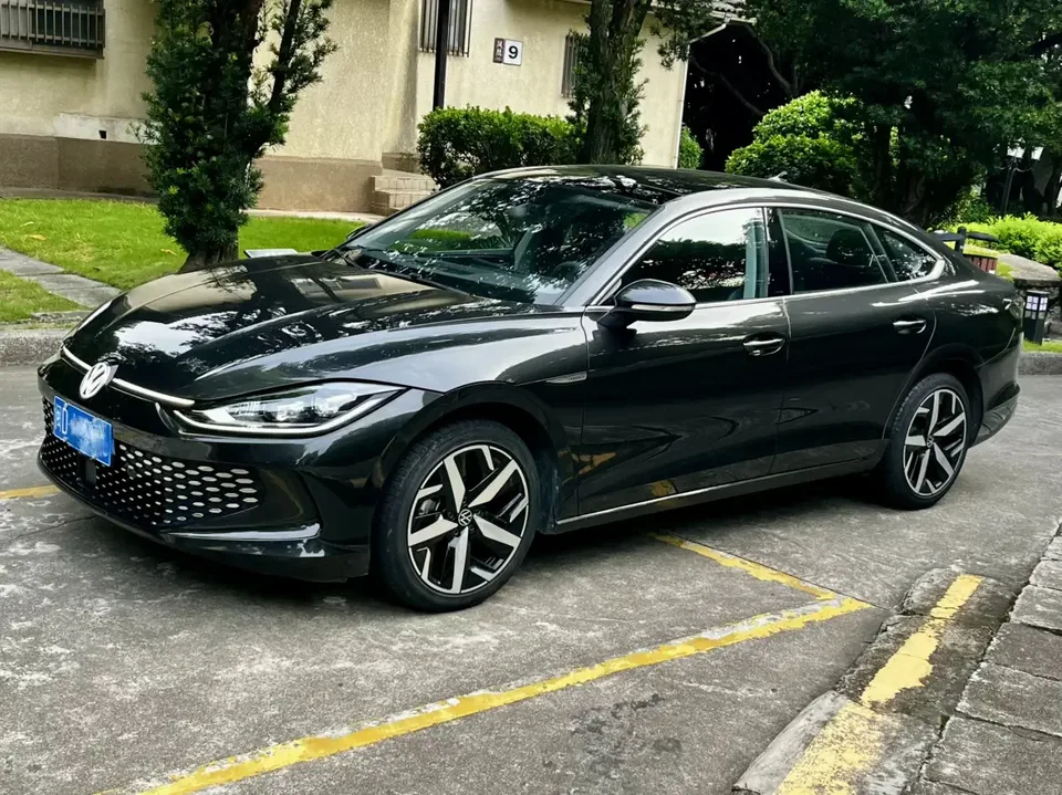 Volkswagen Lamando Lingdu 2024 Lingdu L 280TSI DSG Cool Edition 2024 — photo 1, buy with delivery to Moscow