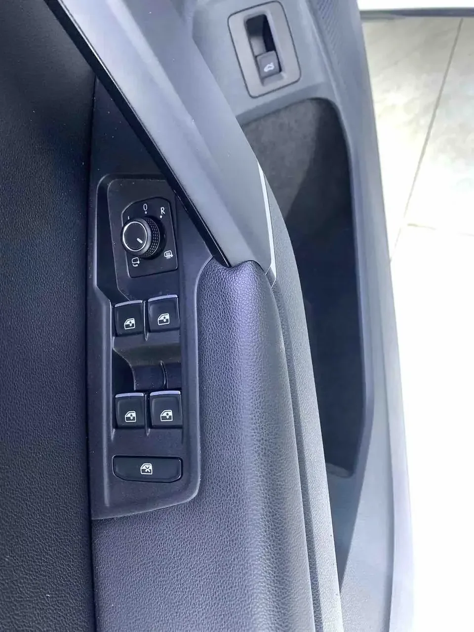 Volkswagen Tayron Tanyue 2021 280TSI 2WD Luxury Smart Edition 2022 — thumbnail 3