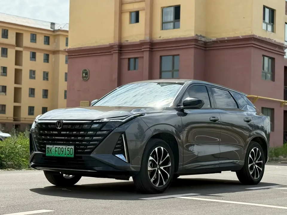 Changan UNI-Z PHEV Changan UNI-Z PHEV 2024 Blue Whale iDD 125KM Beyond 2024 — photo 1, buy with delivery to Moscow