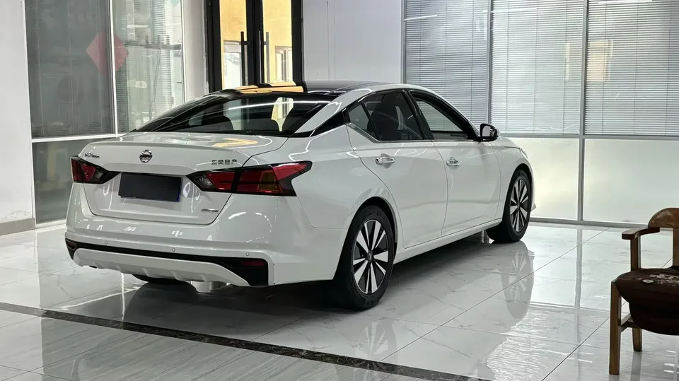 Nissan Altima Sound of nature 2022 2.0L XL-TLS Enjoy Edition 2022 — thumbnail 2