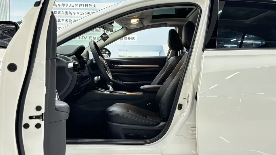 Nissan Altima Sound of nature 2022 2.0L XL-TLS Enjoy Edition 2022 — thumbnail 3