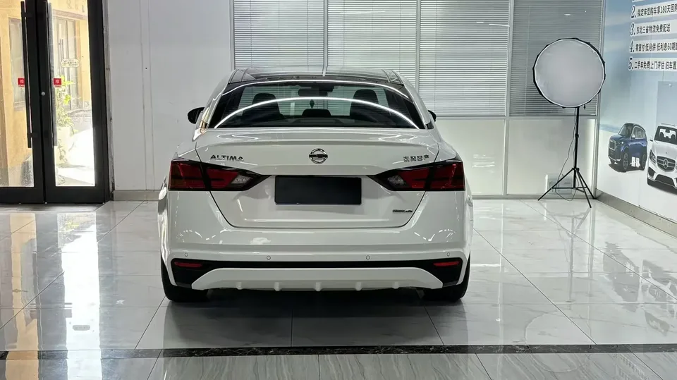 Nissan Altima Sound of nature 2022 2.0L XL-TLS Enjoy Edition 2022 — thumbnail 4