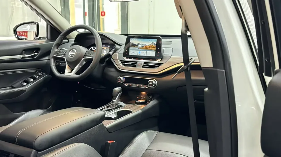 Nissan Altima Sound of nature 2022 2.0L XL-TLS Enjoy Edition 2022 — thumbnail 5