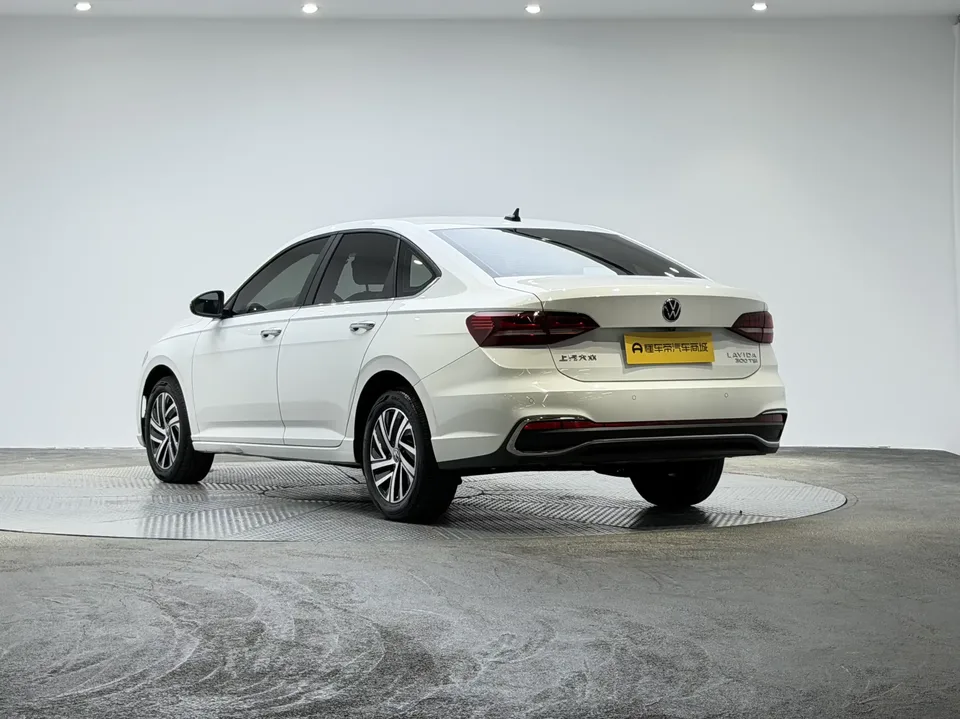 Volkswagen Lavida Lavida 2023 300TSI DSG Full Elegance Edition 2024 — thumbnail 2
