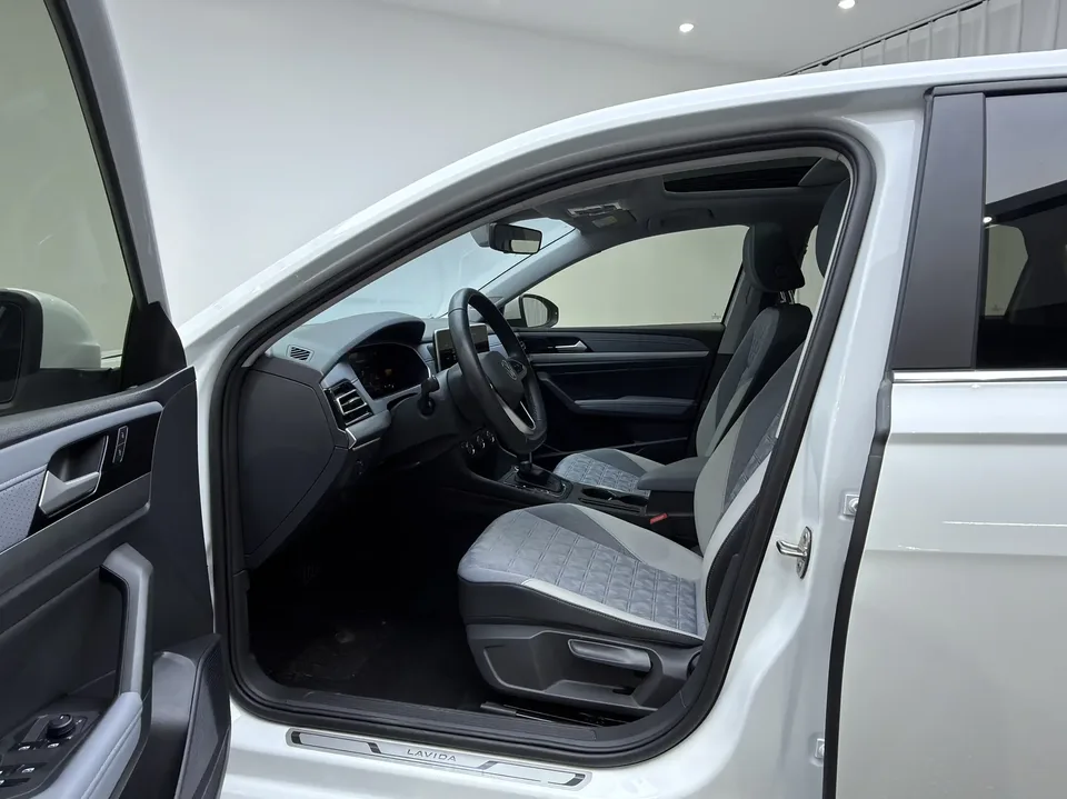 Volkswagen Lavida Lavida 2023 300TSI DSG Full Elegance Edition 2024 — thumbnail 5