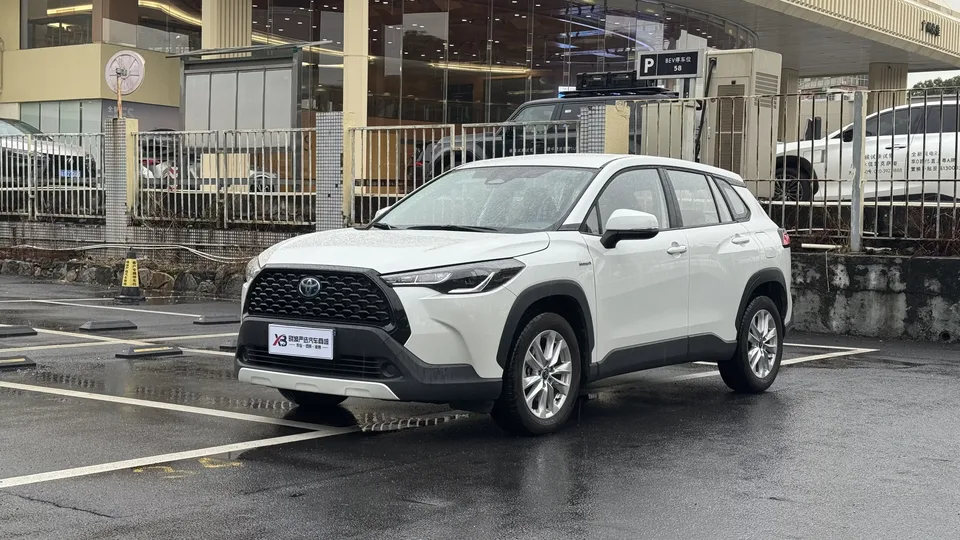 Toyota CorollaCross Corolla Sharp 2023 2.0L Intelligent Electric Hybrid Dual Engine Pioneer Edition 2024 — photo 1, buy with delivery to Moscow