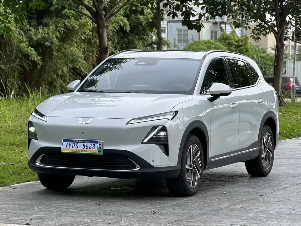 Wuling Starlight S PHEV Wuling Starlight S PHEV 2024 130km Flagship 2024 — photo 1, buy with delivery to Moscow