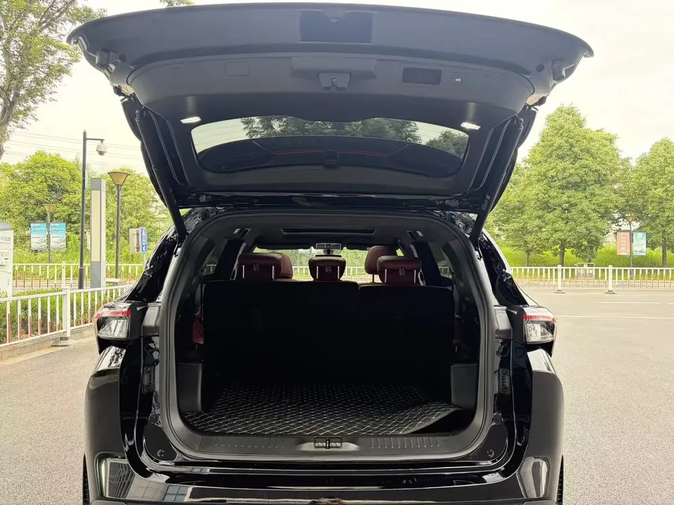 Jetour Jietu X70 PLUS Jietu X70 PLUS 2024 Champion Edition 1.5T DCT Champion PRO 5-seater 2025 — thumbnail 5